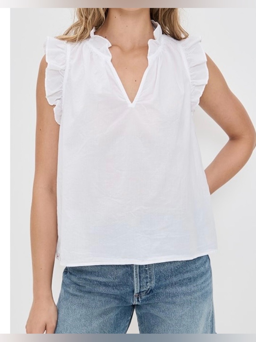 XiRENA Ivory Ruffle Trim Sleeveless Blouse size L
